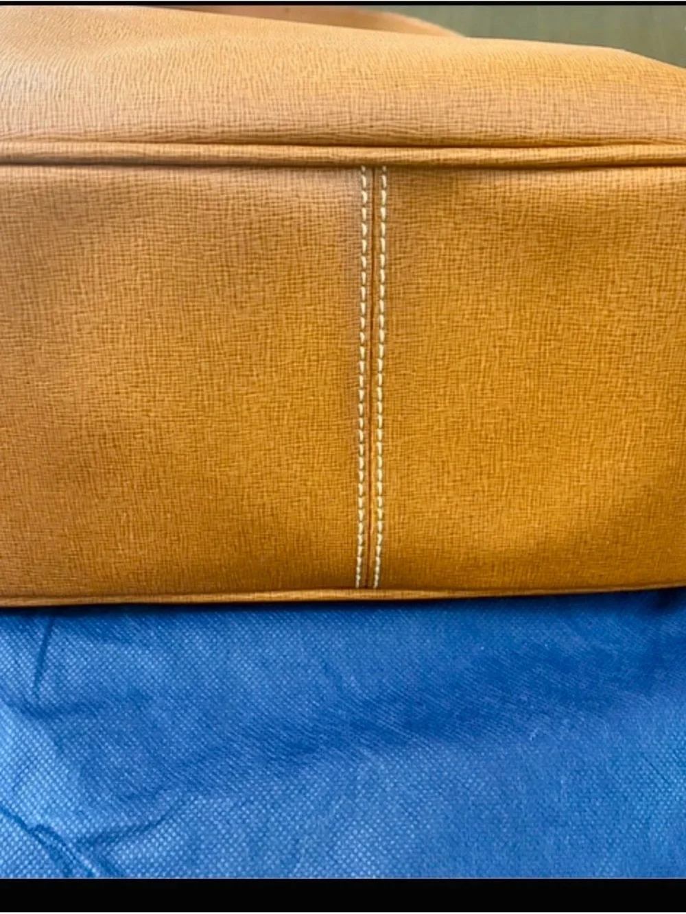 Dooney & Bourke Archives tuck lock Chestnut Leather Tote/Satchel bag